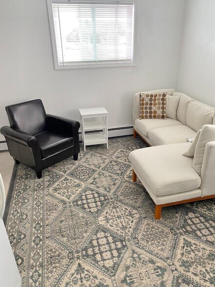 More Photos Of 300 Main St, Sherwood Apartments For Sale