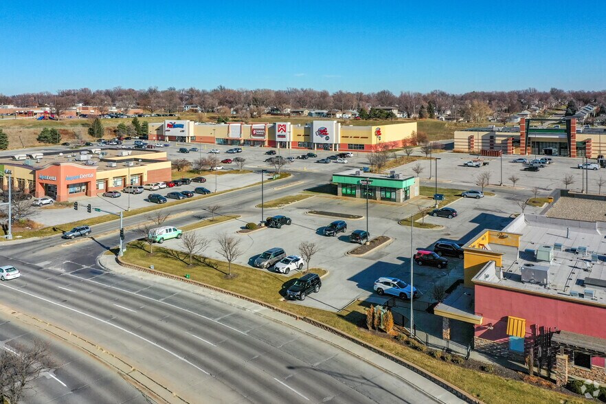 More Photos Of 3103-3505 Oak View Dr, Omaha Unknown For Lease