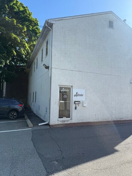 Primary Photo Of 15 Rockland Ter, Verona Office For Lease