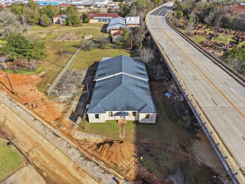 More Photos Of 401 Hodges Ave, Albany Industrial For Sale