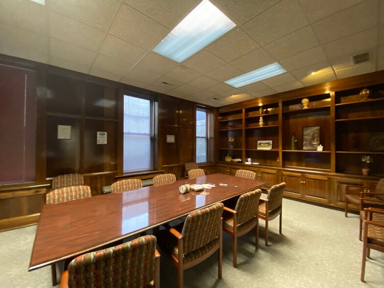 More Photos Of 528 Main St, Evansville Office For Sale