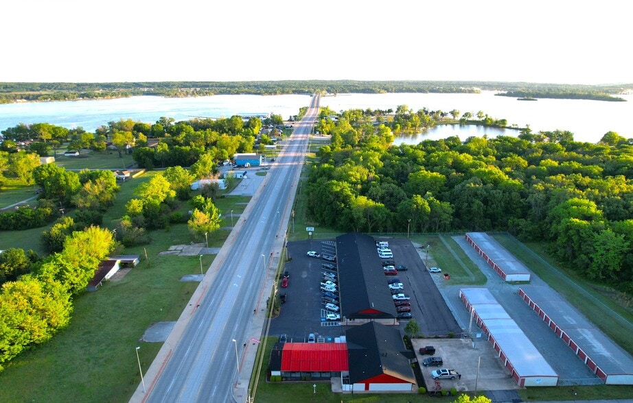 Primary Photo Of 10603 US Highway 59, Grove Hotel For Sale