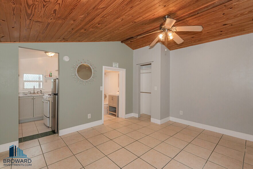 More Photos Of 255 SW 15th St, Dania Beach Apartments For Sale