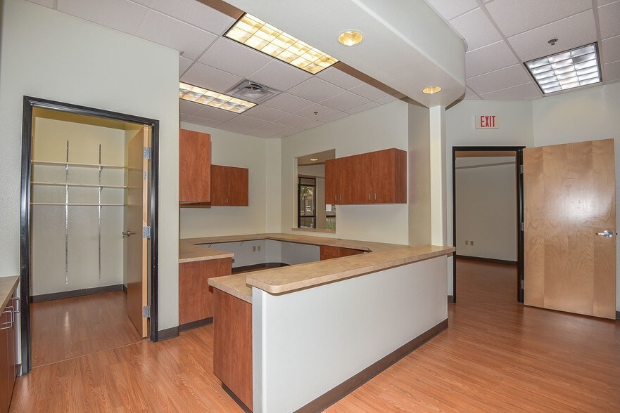 More Photos Of 8410 W Thomas Rd, Phoenix Medical For Sale