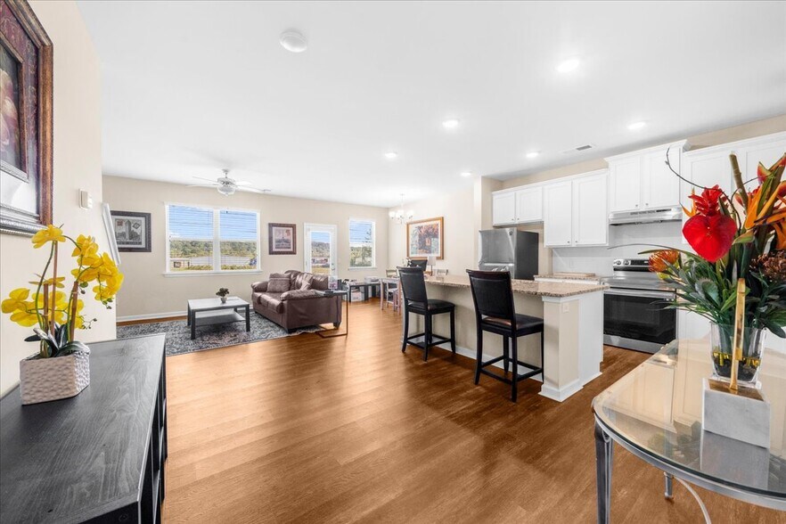 More Photos Of 300 Harrison Dr, Calhoun Apartments For Sale