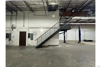 More Photos Of 8010 Wheatland Ave, Sun Valley Manufacturing For Sale
