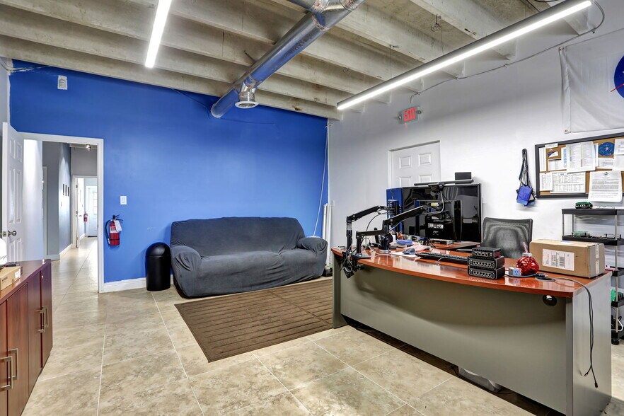 More Photos Of 3496 NE 12th Ter, Oakland Park Warehouse For Sale
