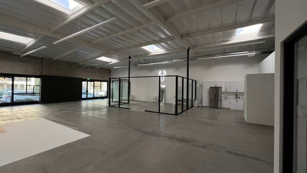 More Photos Of 683 Imperial St, Los Angeles Storefront Retail Office For Lease