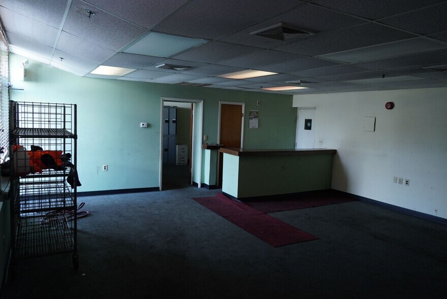 More Photos Of 665 N Avenue Ext, Dunellen Manufacturing For Lease
