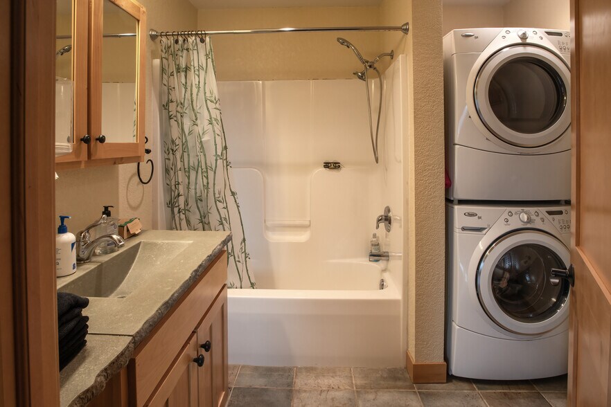 More Photos Of 1005 W 5th St, Winona Office For Sale