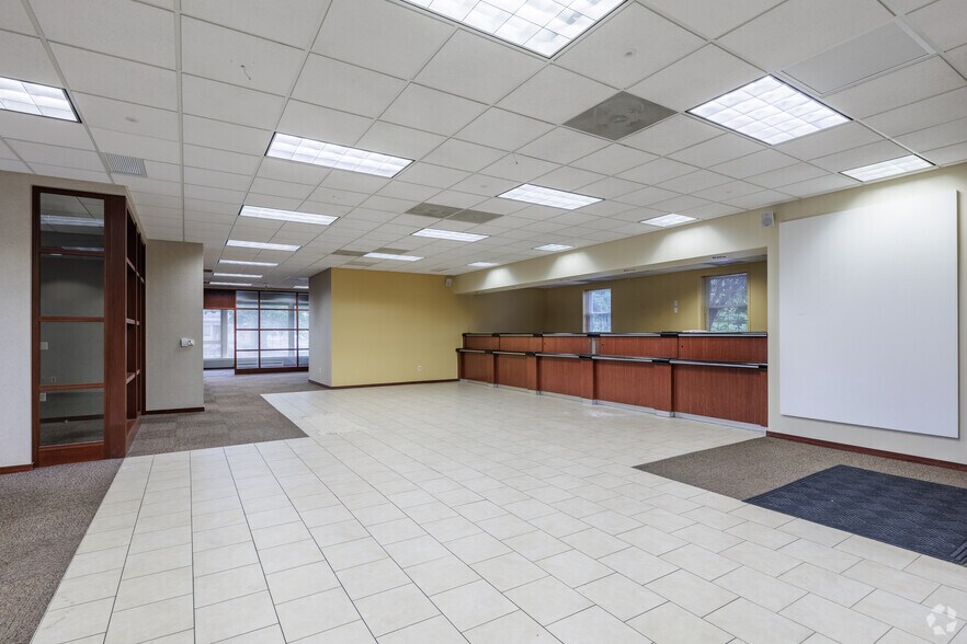 More Photos Of 303 Broad St, Red Bank Specialty For Lease