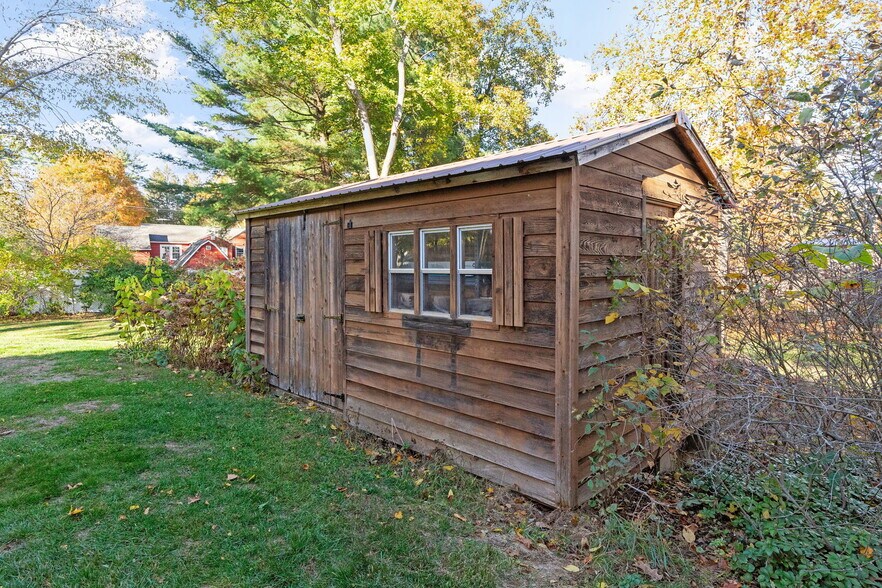 More Photos Of 6 Arbor Dr, Glens Falls Office For Sale