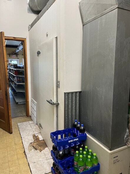 More Photos Of 6943 Monroe, Stockwell Convenience Store For Sale