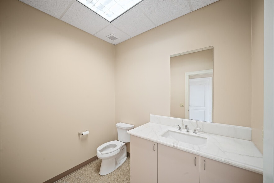 More Photos Of 4626 Riverstone Blvd, Missouri City Medical For Sale