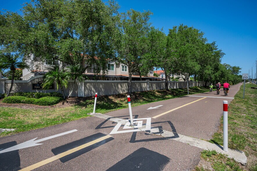 More Photos Of 1231 Illinois Ave, Palm Harbor Apartments For Sale