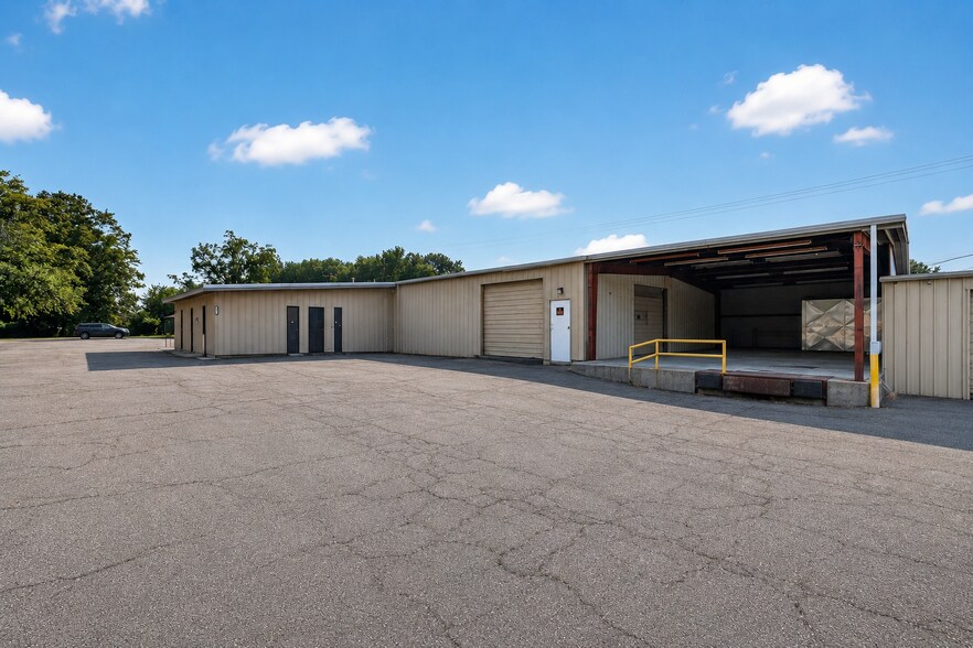More Photos Of 8202 Maxwell Cir, Spartanburg Manufacturing For Sale