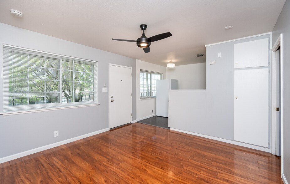 More Photos Of 1406 Woolner Ave, Fairfield Apartments For Sale