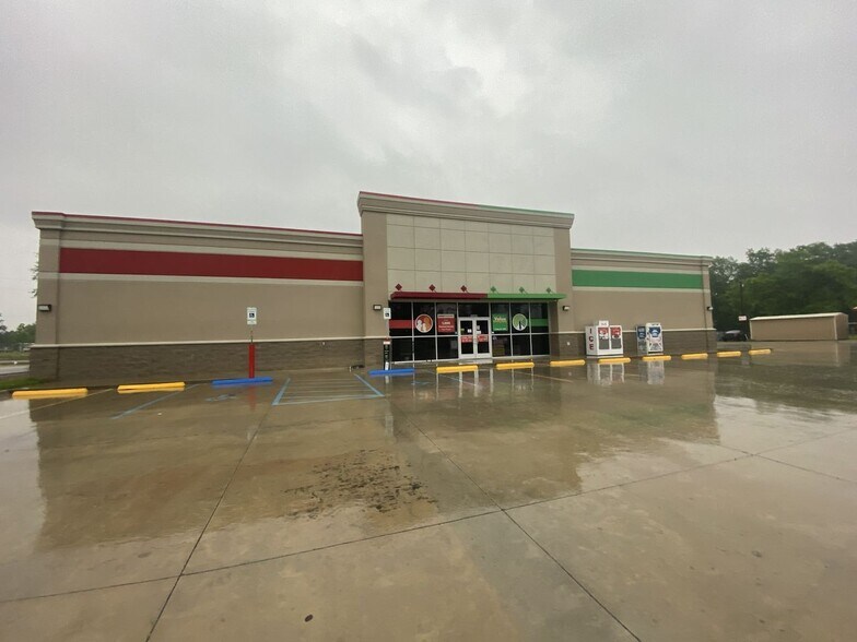 Primary Photo Of 18284 Highway 190, Reeves Freestanding For Lease