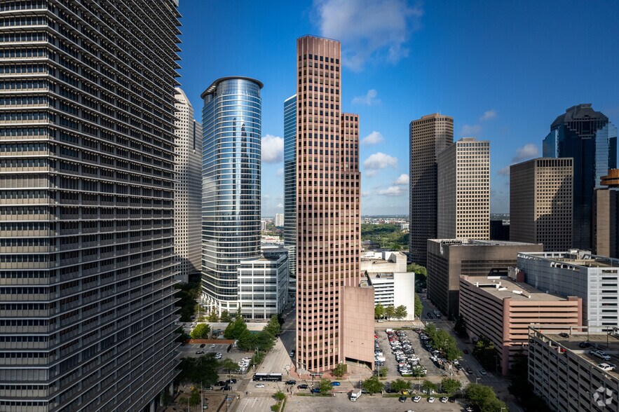More Photos Of 1415 Louisiana St, Houston Office For Sale
