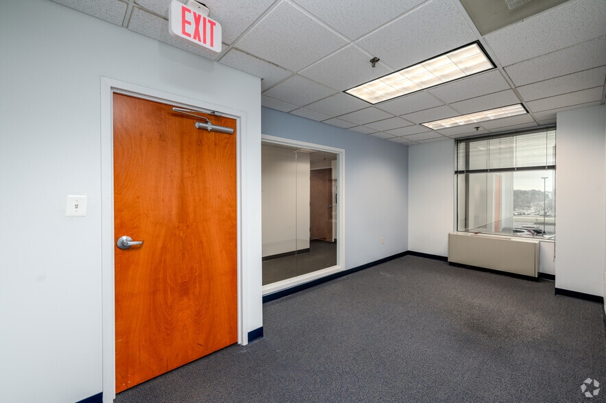 More Photos Of 7500 Greenway Center Dr, Greenbelt Unknown For Lease