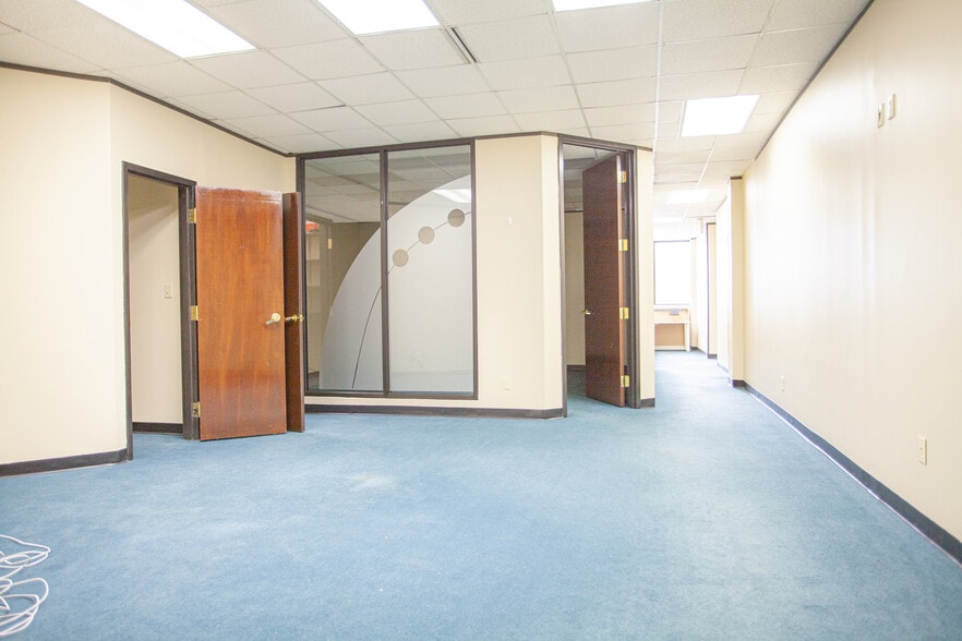 More Photos Of 1135 Kildaire Farm Rd, Cary Office For Lease