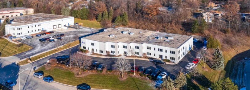 Primary Photo Of 1121 Marlin Ct, Waukesha Light Manufacturing For Lease