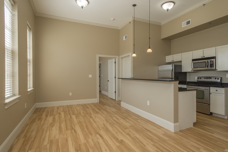 More Photos Of 28 Chestnut St, Foxborough Apartments For Sale