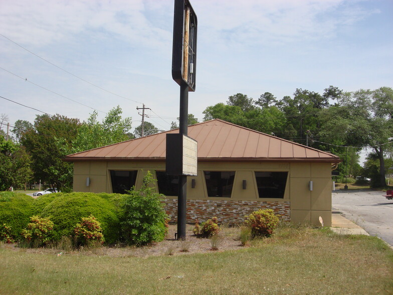 Primary Photo Of 2108 E Oglethorpe Blvd, Albany Storefront For Sale