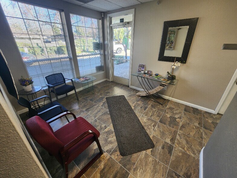 More Photos Of 805 Douglas Blvd, Roseville Office Residential For Lease