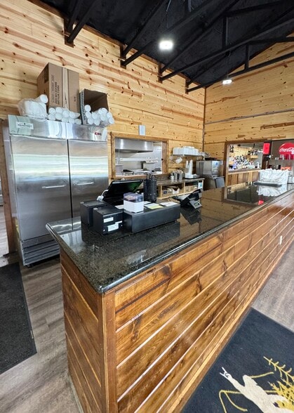 More Photos Of 500 SE Lincoln Rd, Idabel Hotel For Sale