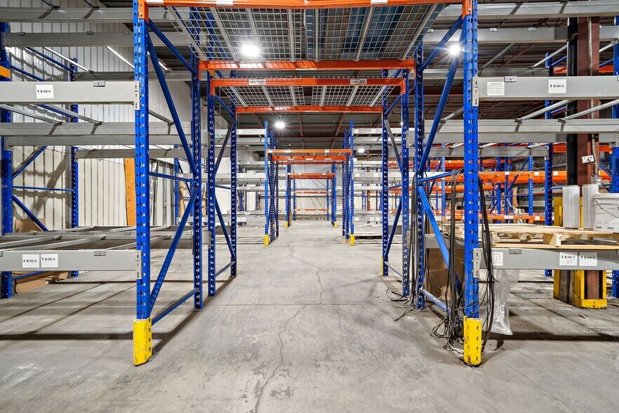More Photos Of 405-465 Av Marien, Montréal-Est Warehouse For Lease