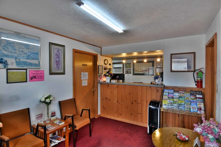 More Photos Of 100 Silver St, Hurley Hotel For Sale