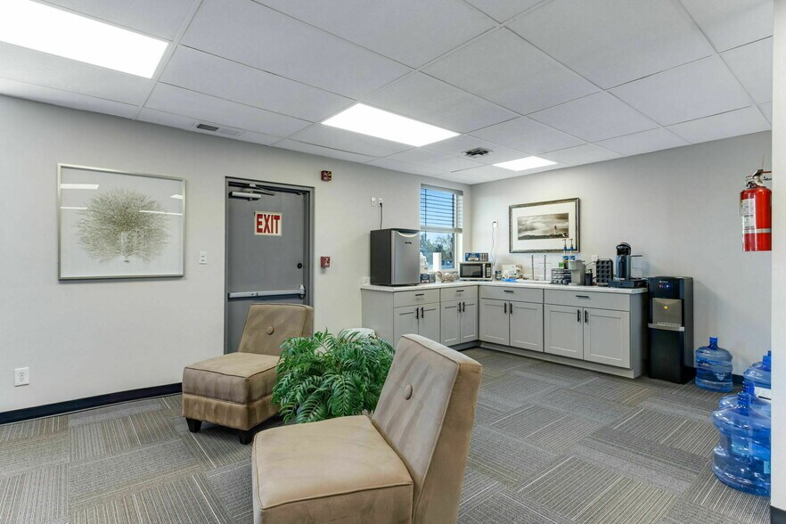 More Photos Of 2140 S Holly St, Denver Office For Lease
