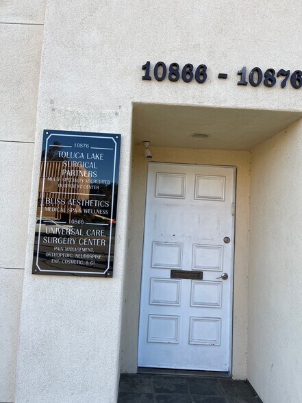 More Photos Of 10866 Riverside Dr, North Hollywood Hospital For Lease