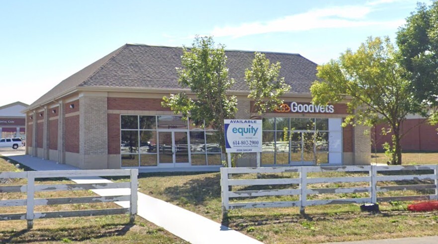 Primary Photo Of 5588-5590 N Hamilton Rd, Columbus Storefront Retail Office For Lease