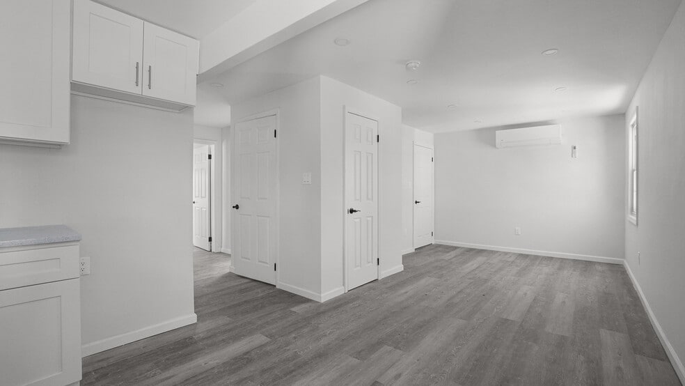 More Photos Of 129 New Dorp Plz, Staten Island Office Residential For Sale