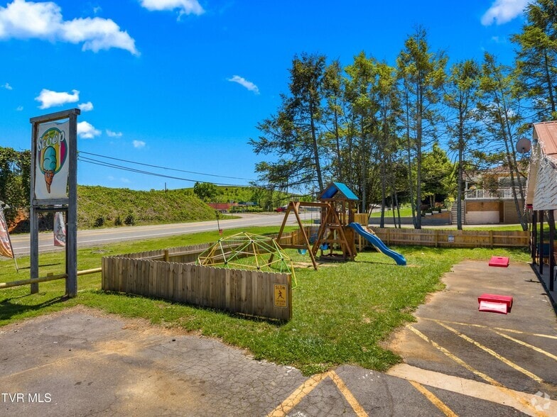 More Photos Of 3415 Tn-66, Rogersville Freestanding For Sale