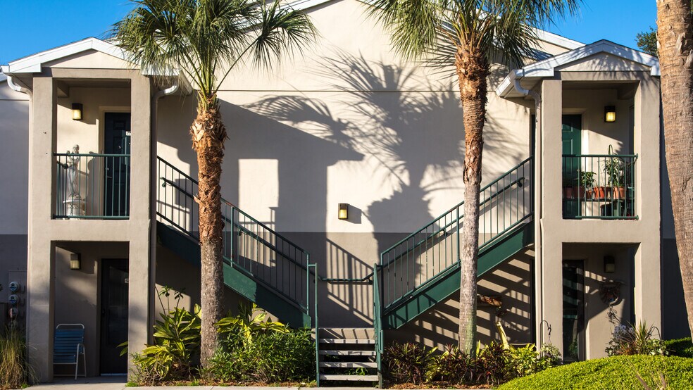 More Photos Of 1160 Four Seasons Cir, Sarasota Apartments For Sale