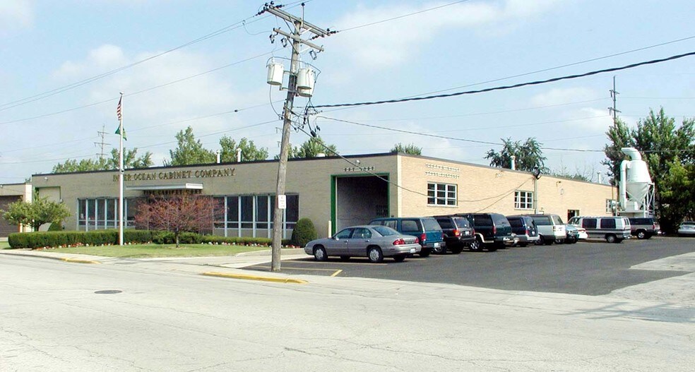 More Photos Of 2415 Braga Dr, Broadview Manufacturing For Sale