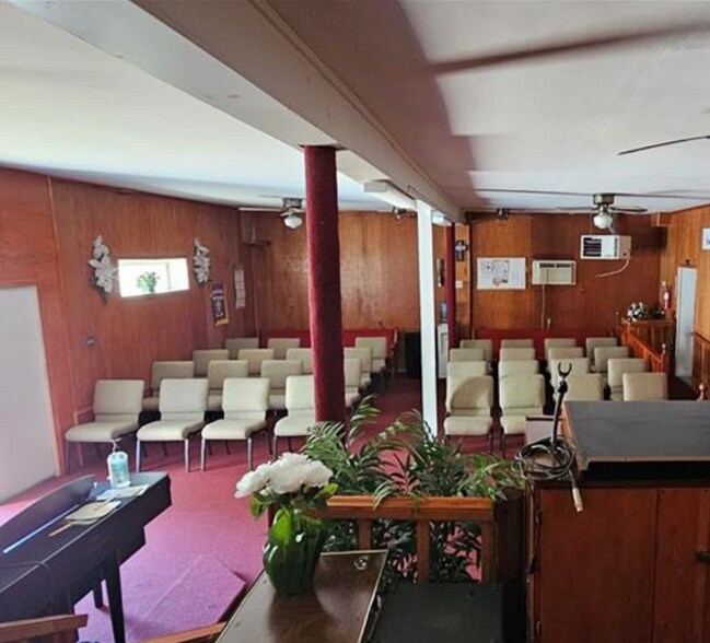 More Photos Of 301 Poplar Ave, Newport News Specialty For Sale