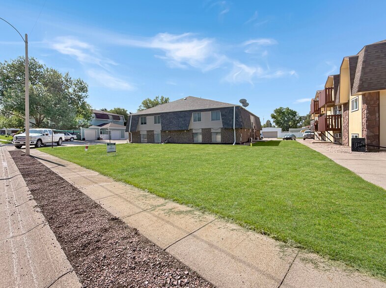 More Photos Of 340 E 14th St, Alliance Apartments For Sale