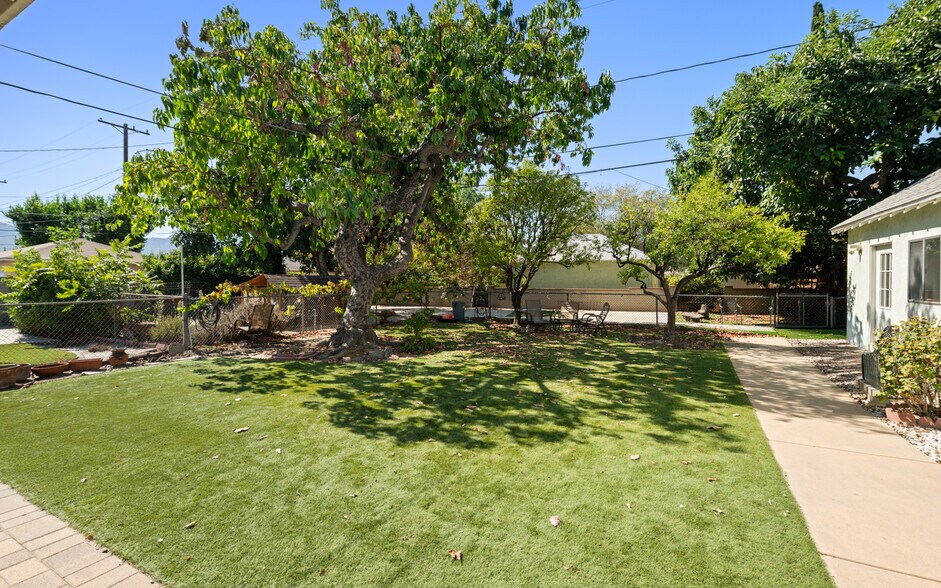 More Photos Of 445 S Main St, Burbank Apartments For Sale