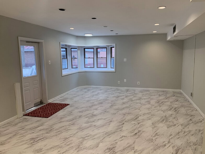 More Photos Of 1011-1121 Arlington Blvd, Arlington Apartments For Sale