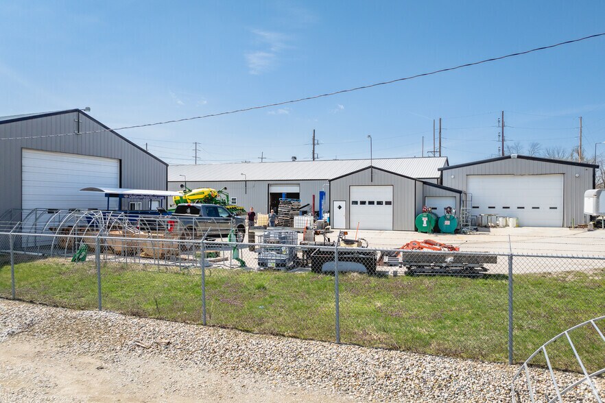 More Photos Of 223 E Patterson St, Tecumseh Warehouse For Sale