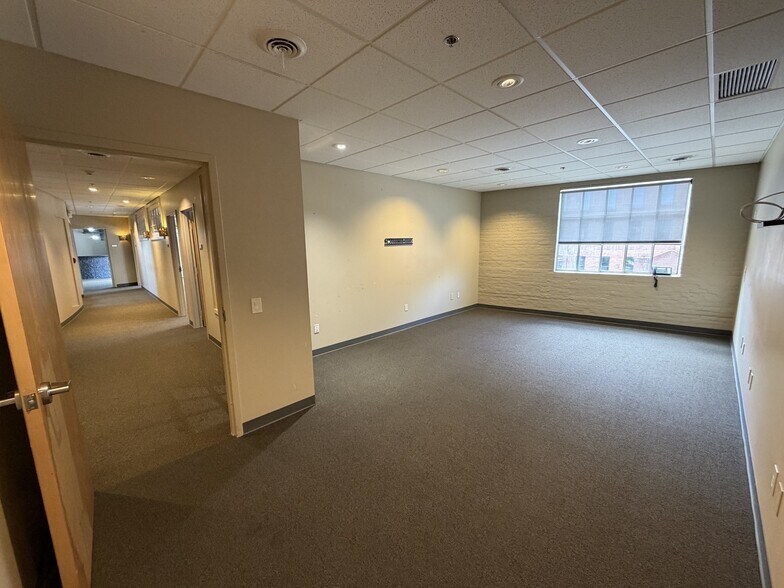 More Photos Of 60 Browns Race, Rochester Office Residential For Lease