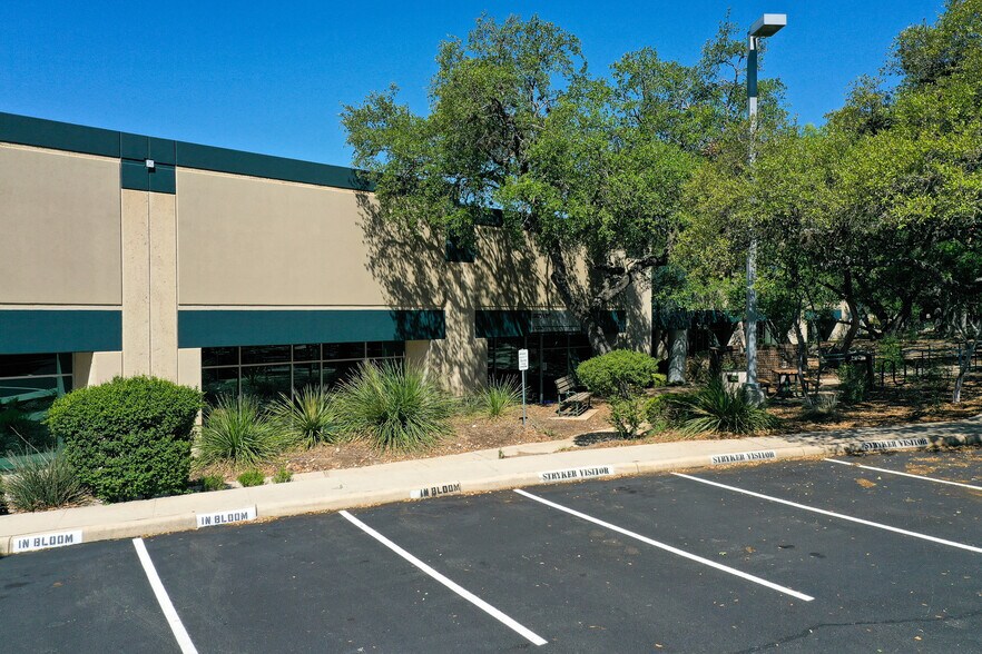 More Photos Of 5730 Northwest Pky, San Antonio Research And Development For Lease
