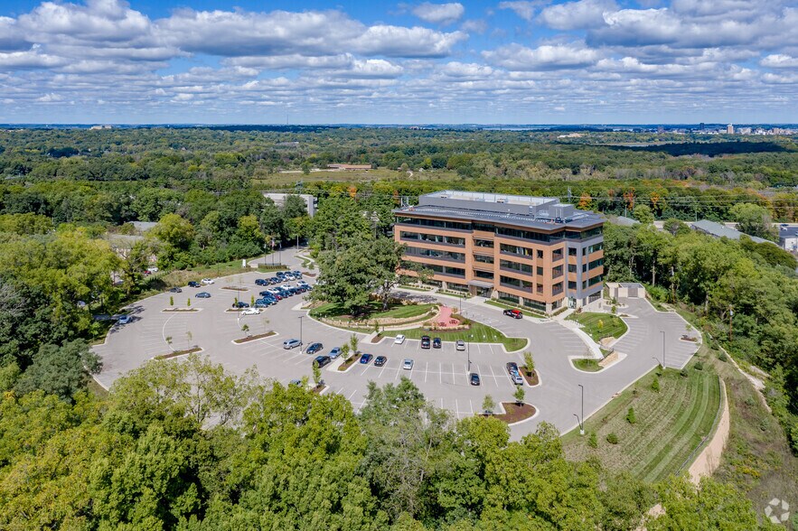 More Photos Of 2921 Landmark Pl, Madison Office Residential For Lease