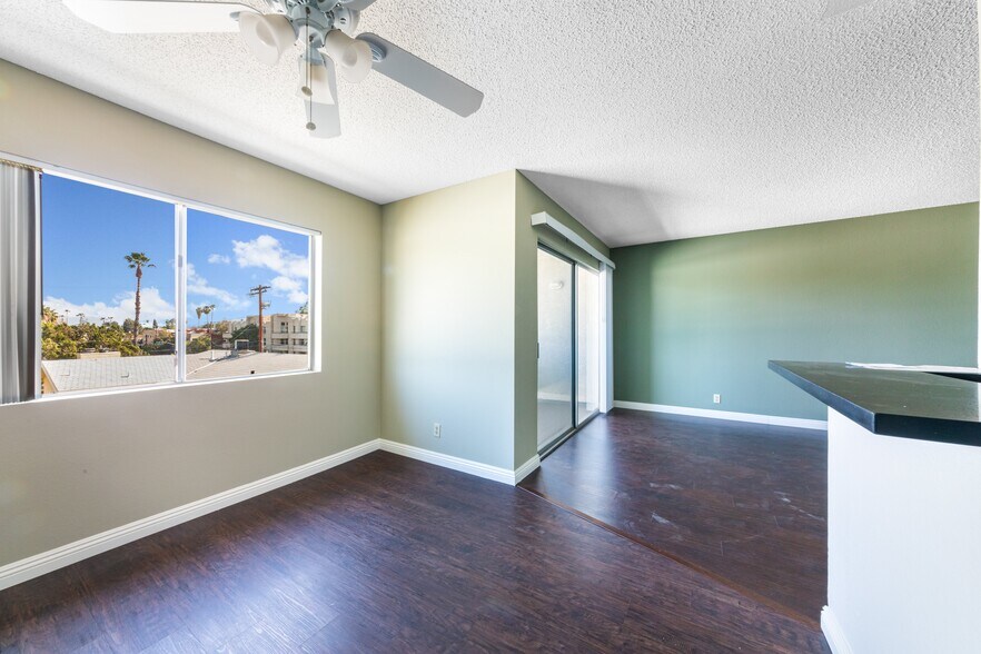 More Photos Of 13951 Moorpark St, Sherman Oaks Apartments For Sale