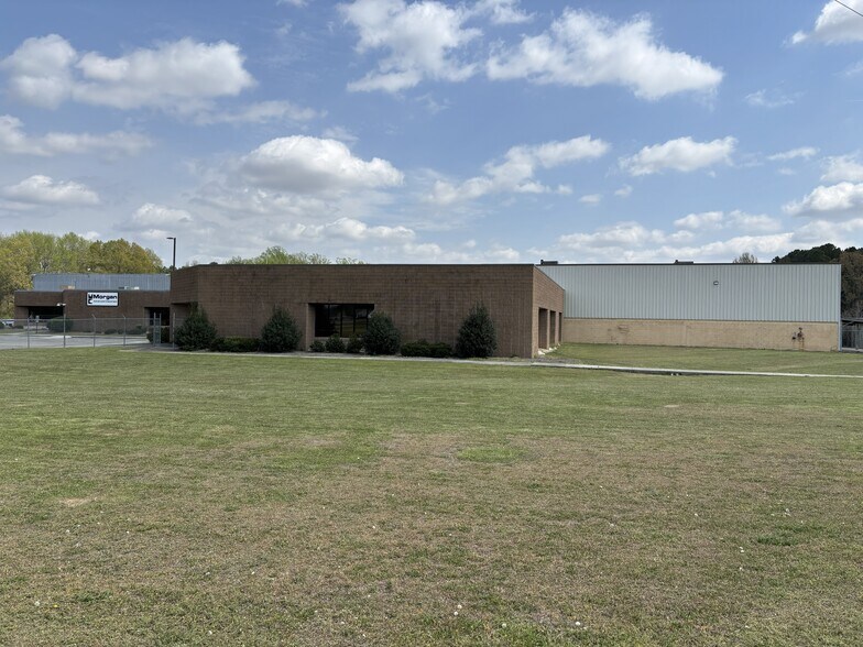 More Photos Of 504 N Ashe Ave, Dunn Warehouse For Lease