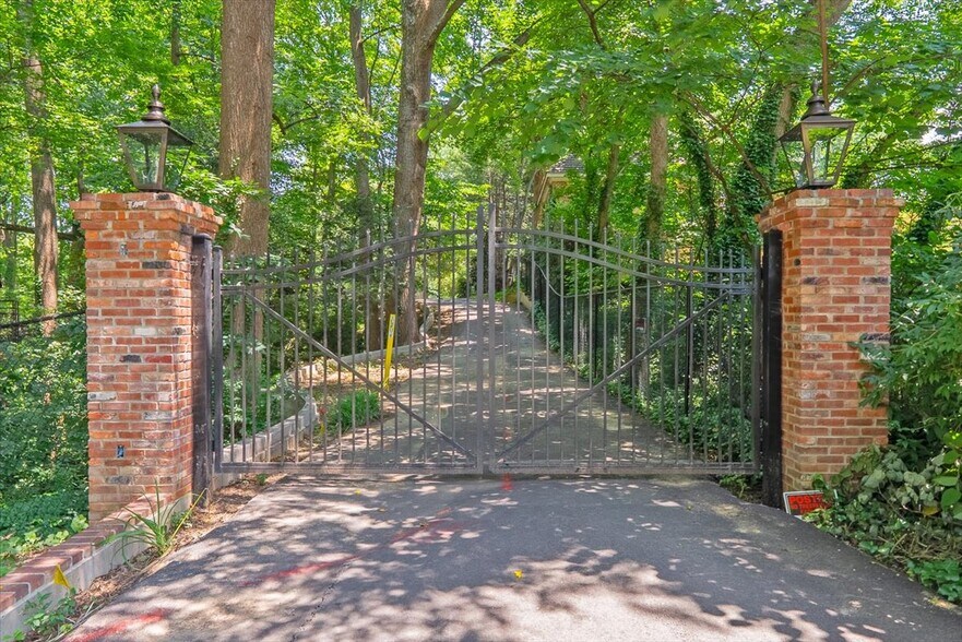 Primary Photo Of 4019 N Randolph St, Arlington Land For Sale